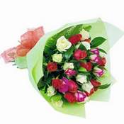 karışık güllerden çiçek buketi Ankara çiçek gönderme firmamızdan size özel