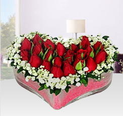 Kalp içerisinde 11 adet kırmızı gül Ankara anneler günü çiçek yolla